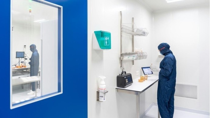 Rivestimento in plastica su misura, progettato senza stampo, per attrezzature di decontaminazione dell’aria Rivestimento in plastica su misura, progettato senza stampo, per attrezzature di decontaminazione dell’aria